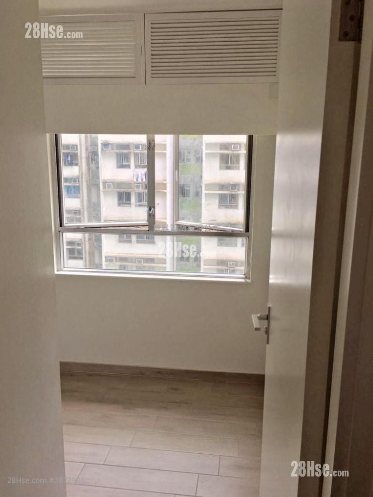 Whampoa Garden Sell 2 Bedrooms , 1 Bathroom 389 ft²