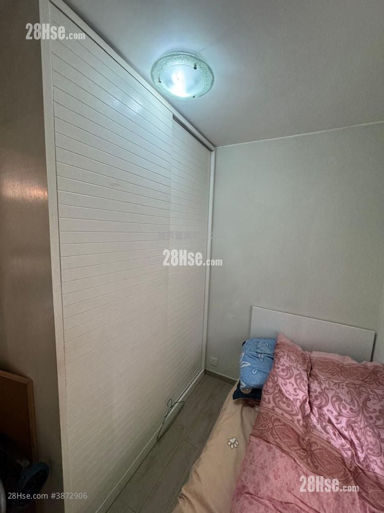 Whampoa Garden Sell 2 Bedrooms , 1 Bathroom 389 ft²