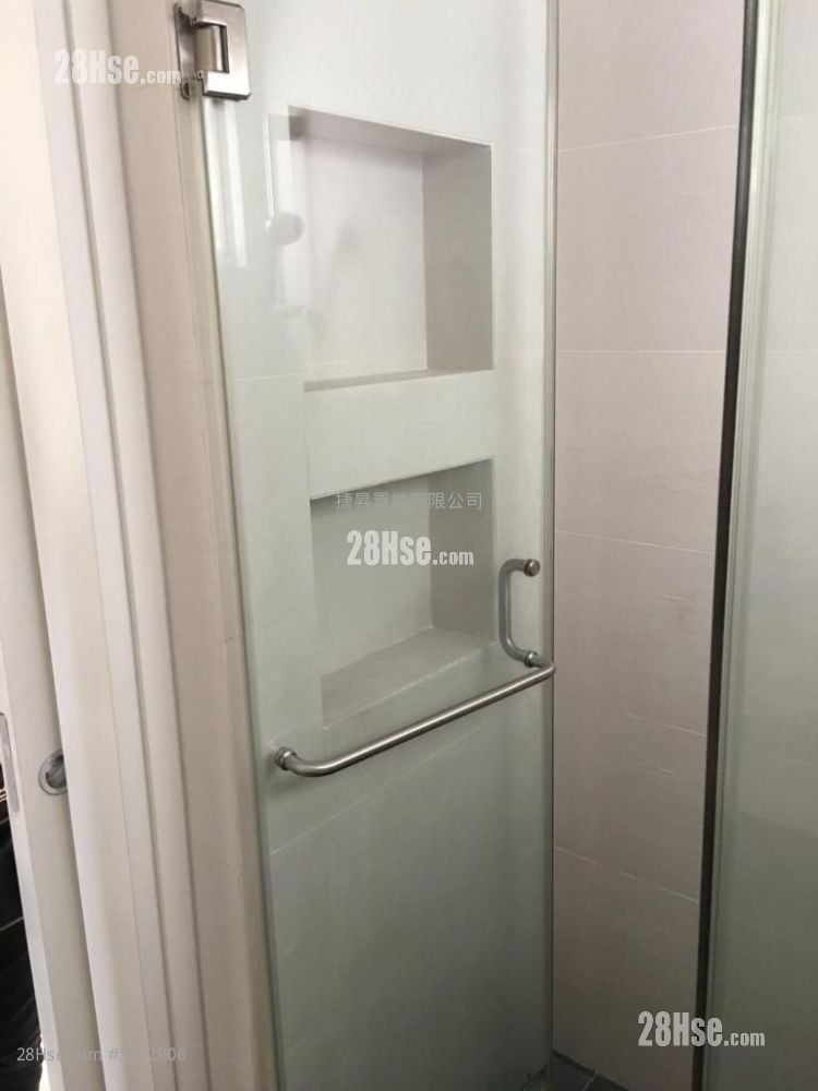 Whampoa Garden Sell 2 Bedrooms , 1 Bathroom 389 ft²