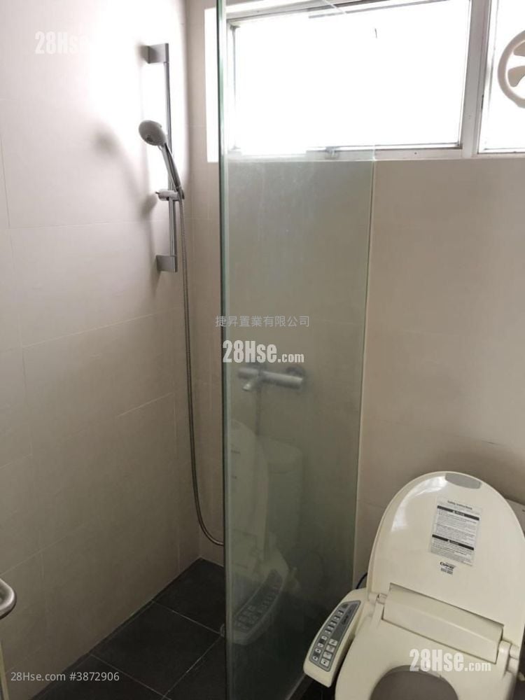 Whampoa Garden Sell 2 Bedrooms , 1 Bathroom 389 ft²