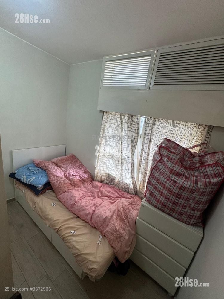 Whampoa Garden Sell 2 Bedrooms , 1 Bathroom 389 ft²