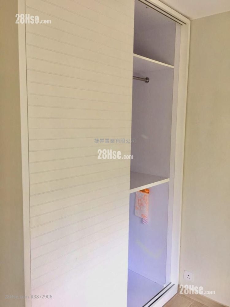 Whampoa Garden Sell 2 Bedrooms , 1 Bathroom 389 ft²