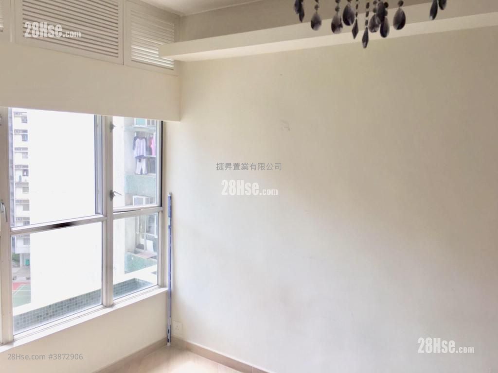 Whampoa Garden Sell 2 Bedrooms , 1 Bathroom 389 ft²