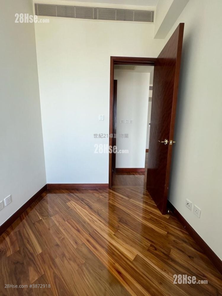 The Coronation Rental 2 Bedrooms , 1 Bathroom 607 ft²