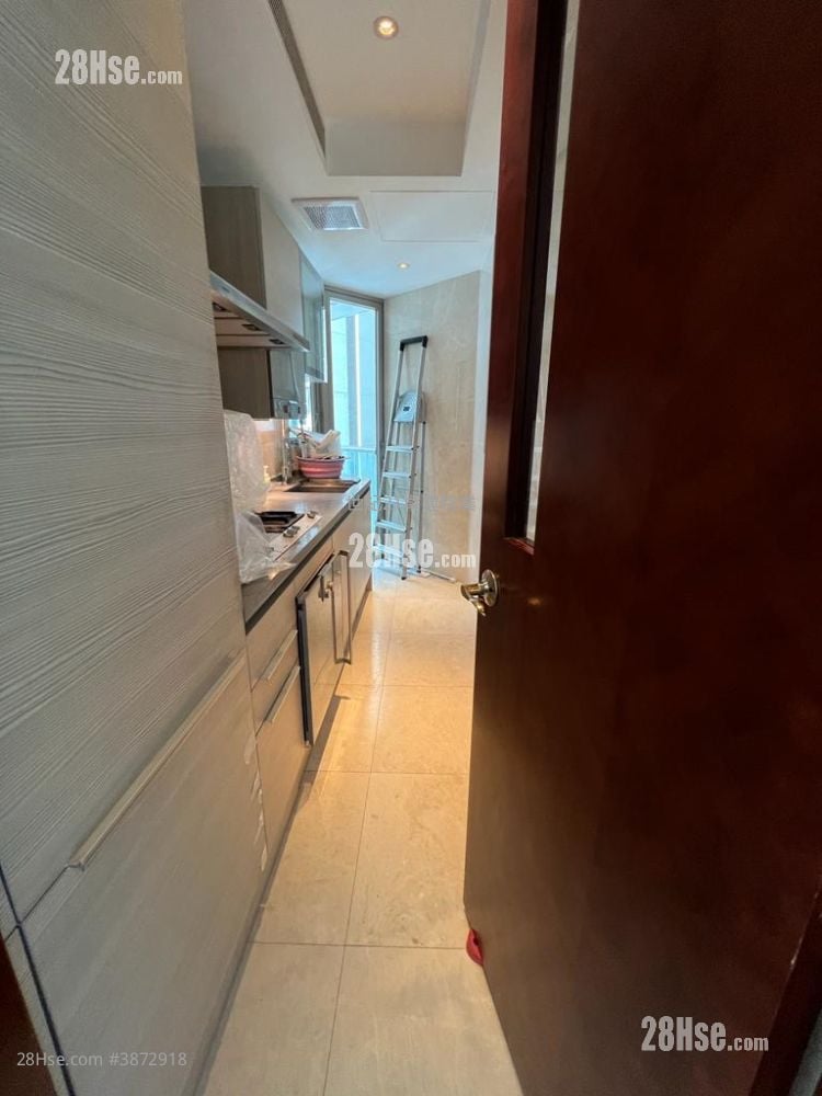The Coronation Rental 2 Bedrooms , 1 Bathroom 607 ft²