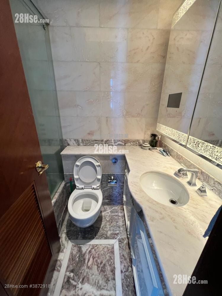 The Coronation Rental 2 Bedrooms , 1 Bathroom 607 ft²