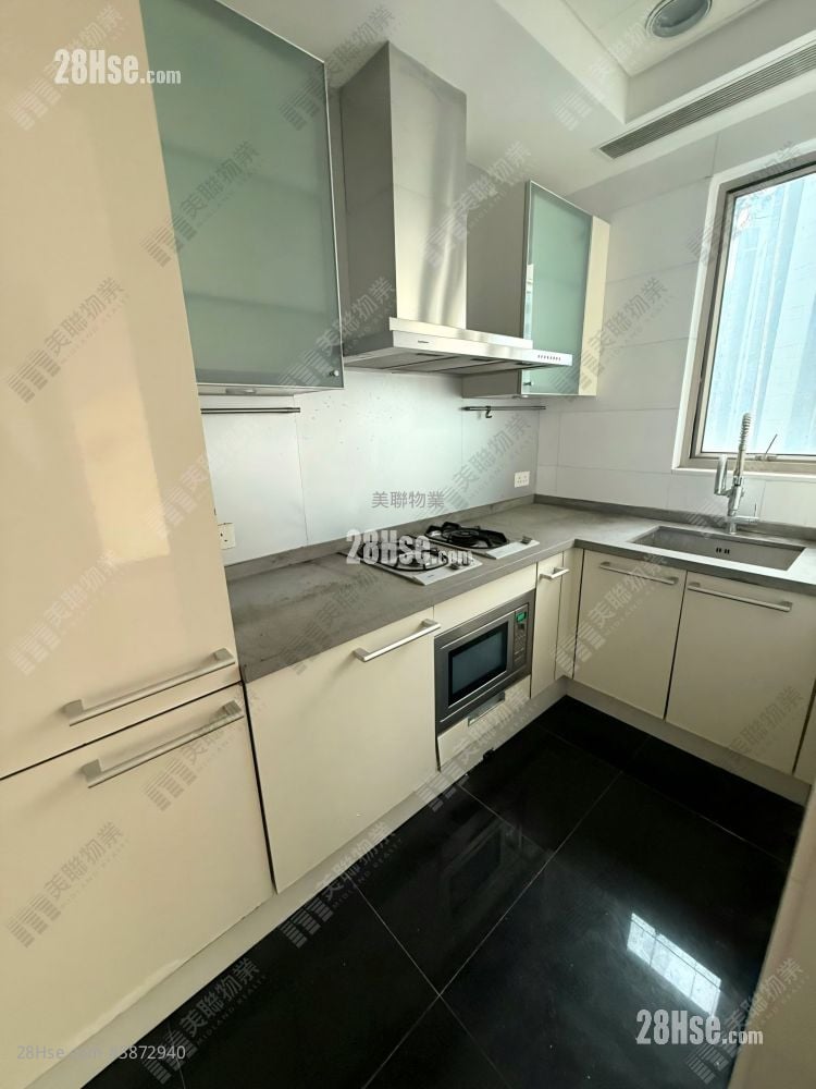 One Silversea Sell 3 Bedrooms 665 ft²