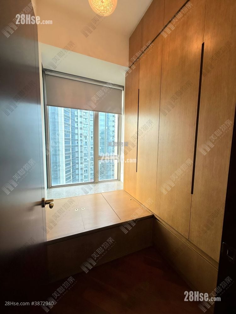One Silversea Sell 3 Bedrooms 665 ft²