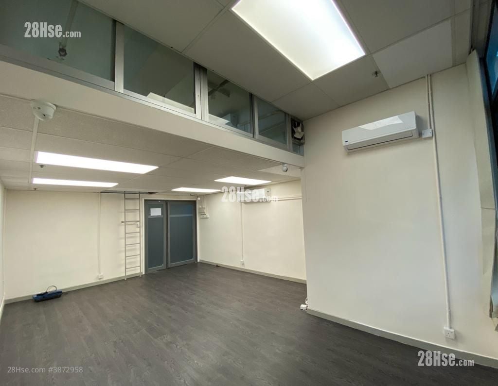 Ricky Centre Rental
