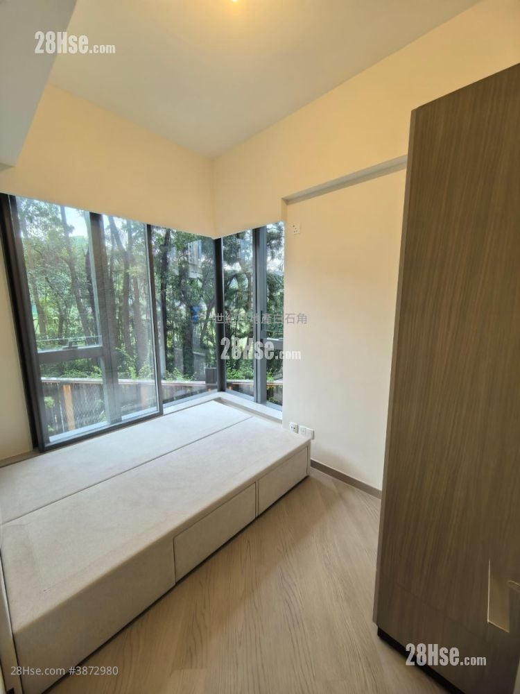 Silicon Hill Rental 2 Bedrooms 418 ft²