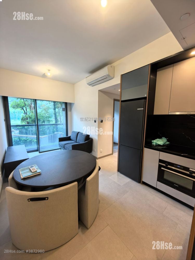 Silicon Hill Rental 2 Bedrooms 418 ft²