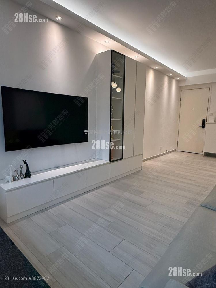 Tseung Kwan O Plaza Sell 2 Bedrooms , 2 Bathrooms 667 ft²