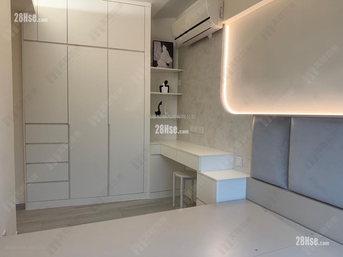 Tseung Kwan O Plaza Sell 2 Bedrooms , 2 Bathrooms 667 ft²