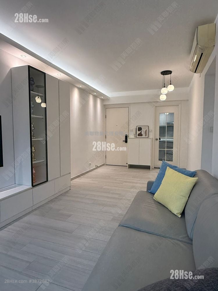 Tseung Kwan O Plaza Sell 2 Bedrooms , 2 Bathrooms 667 ft²