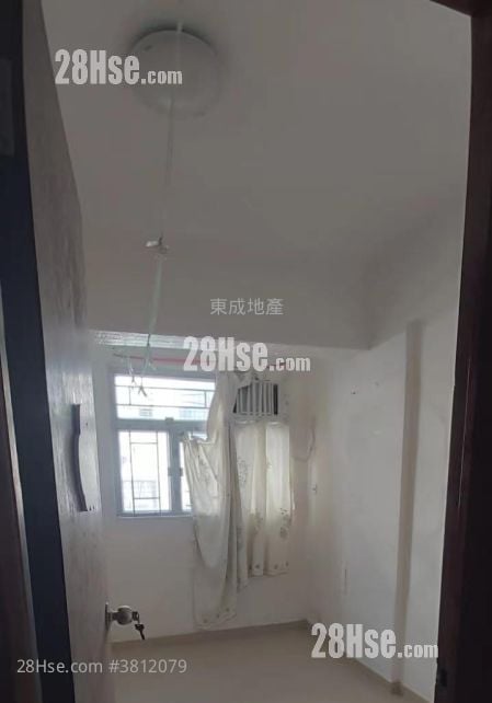 Tung Hoi Building Sell 2 Bedrooms , 1 Bathroom 337 ft²