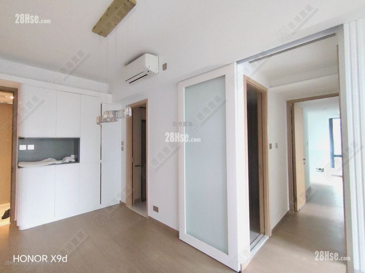living room: K. Summit Rental 3 Bedrooms , 2 Bathrooms 778 ft²