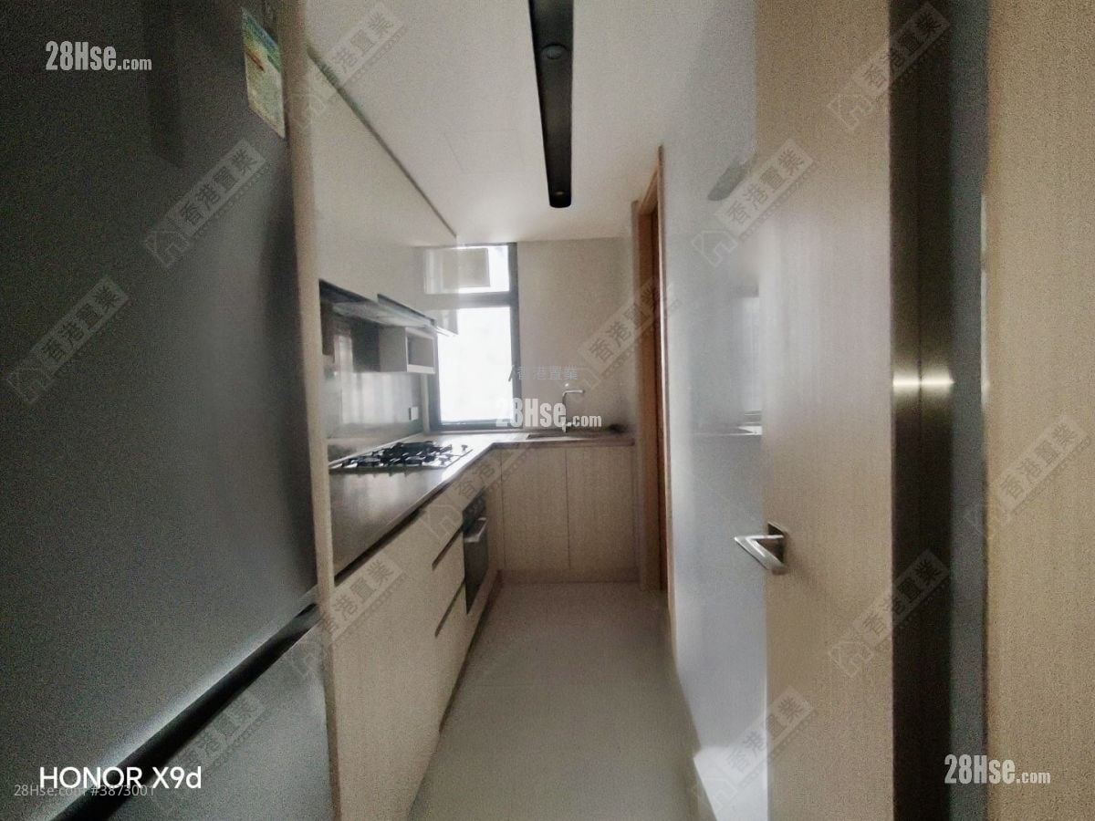 kitchen: K. Summit Rental 3 Bedrooms , 2 Bathrooms 778 ft²