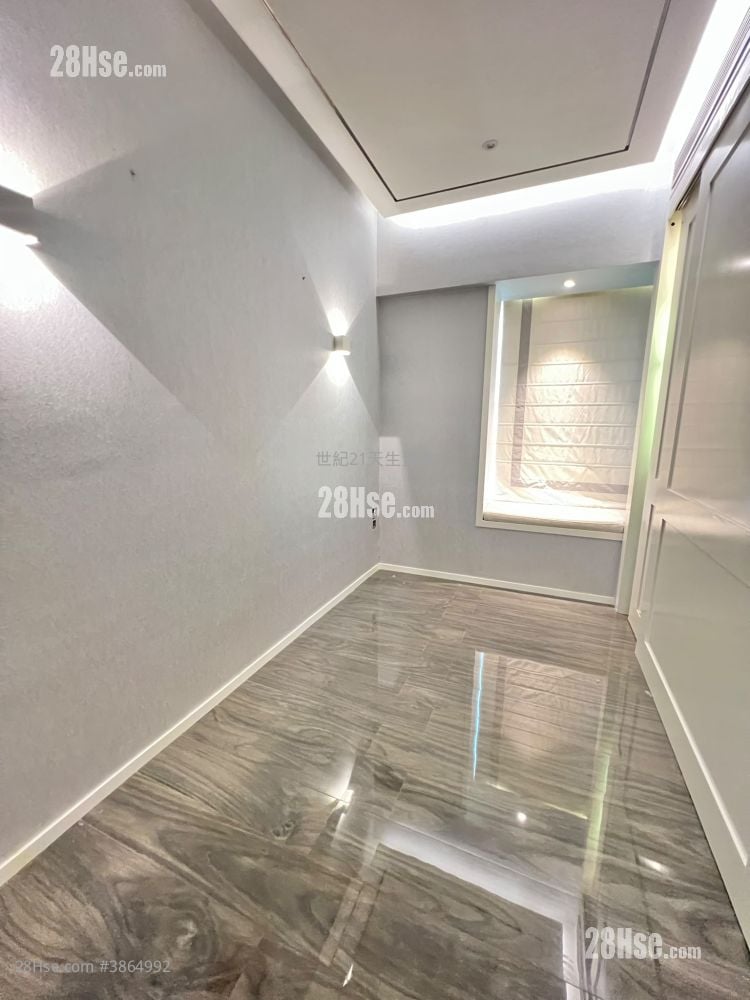 Aqua Blue Rental 5+ Bedrooms , 2 Bathrooms 1,230 ft²