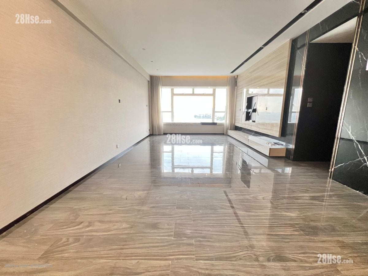 Aqua Blue Rental 5+ Bedrooms , 2 Bathrooms 1,230 ft²