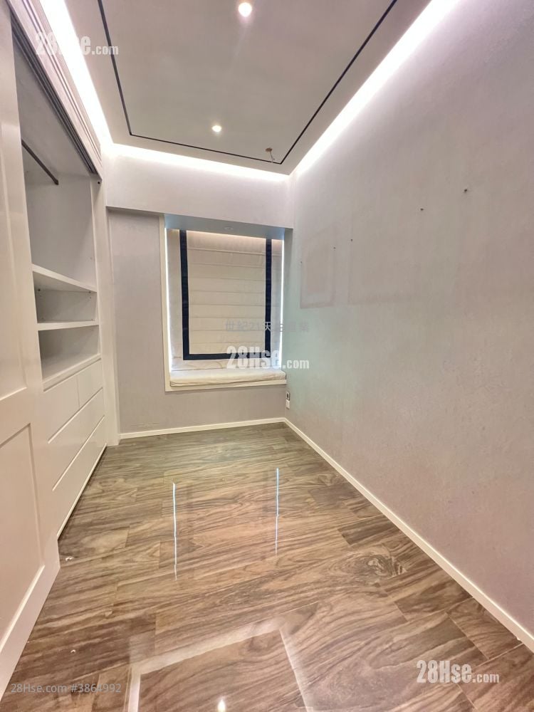 Aqua Blue Rental 5+ Bedrooms , 2 Bathrooms 1,230 ft²