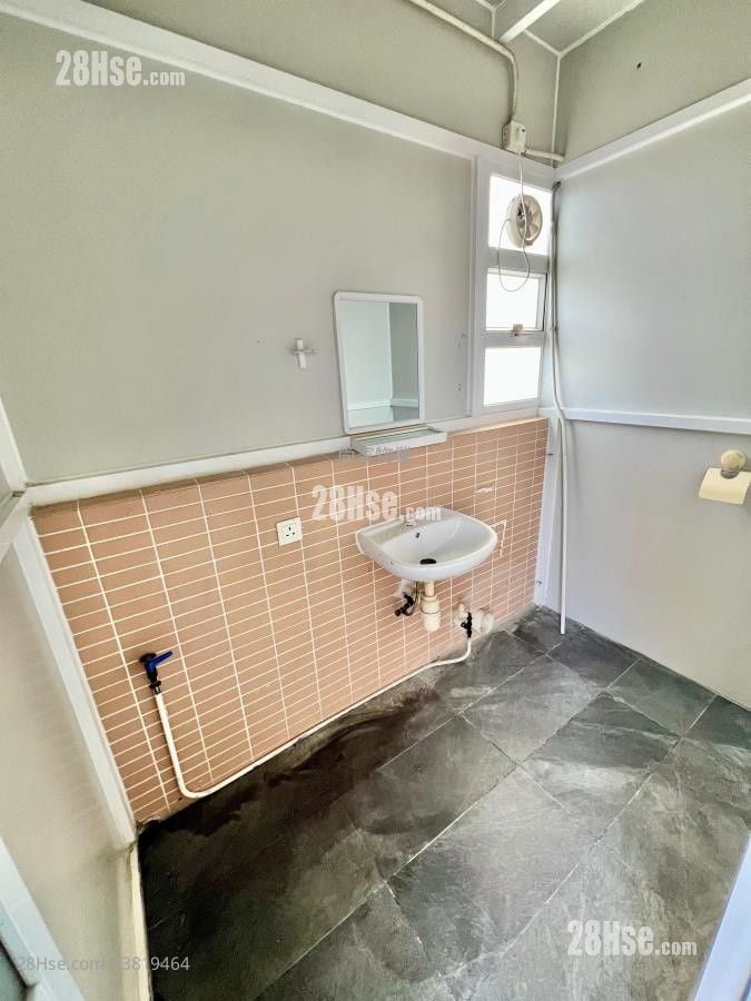 Villa Oasis Sell 3 Bedrooms , 1 Bathroom 680 ft²