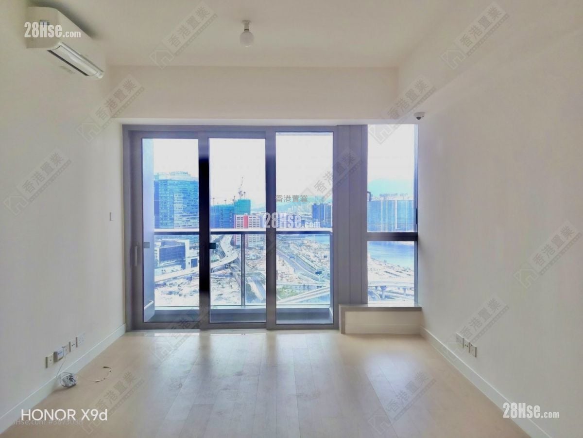 living room: Monaco Rental 3 Bedrooms , 2 Bathrooms 961 ft²