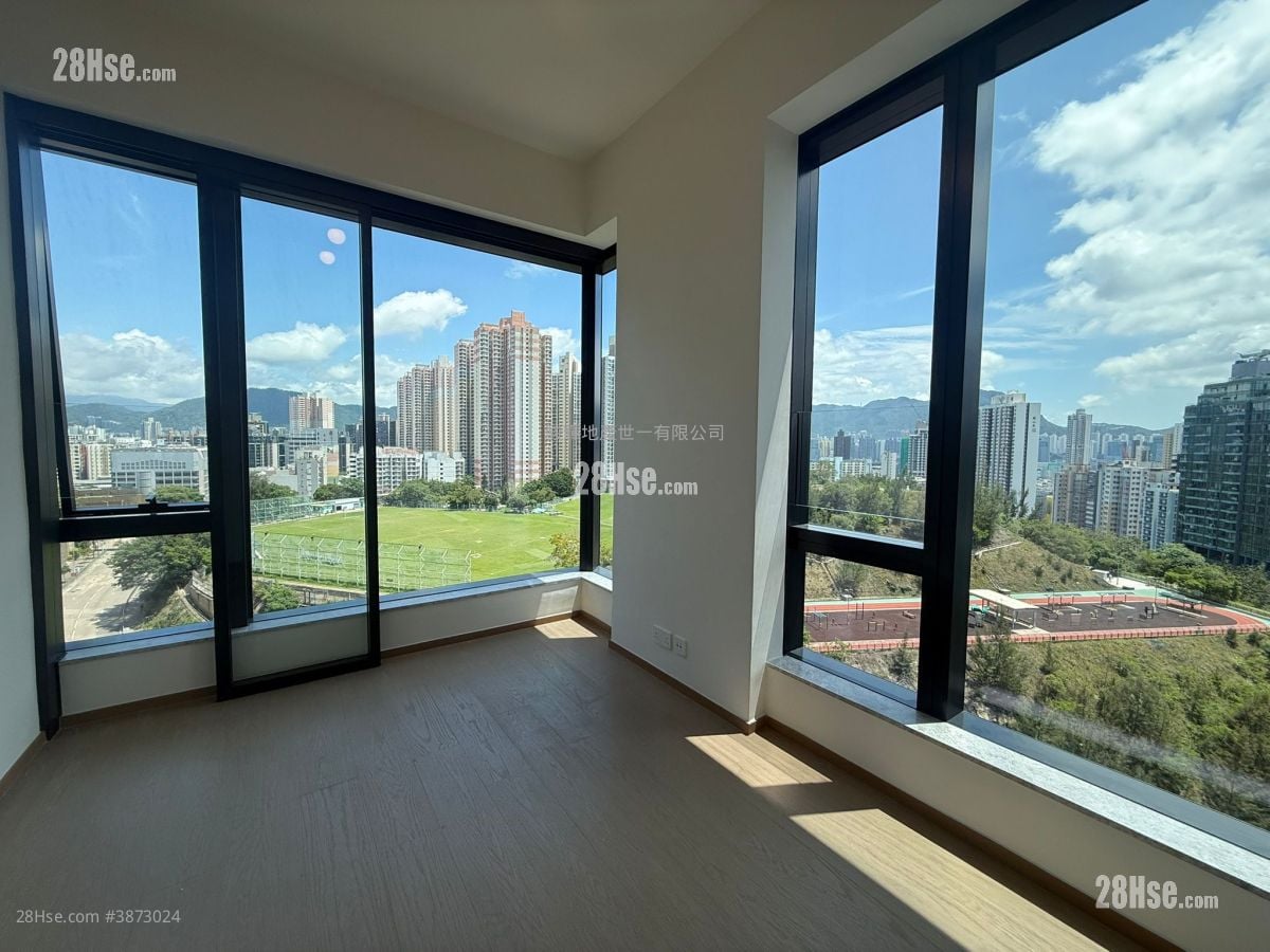 Onmantin Rental 3 Bedrooms , 2 Bathrooms 783 ft²