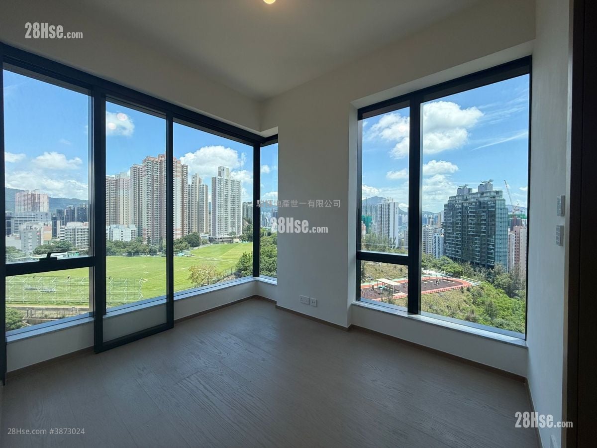 Onmantin Rental 3 Bedrooms , 2 Bathrooms 783 ft²
