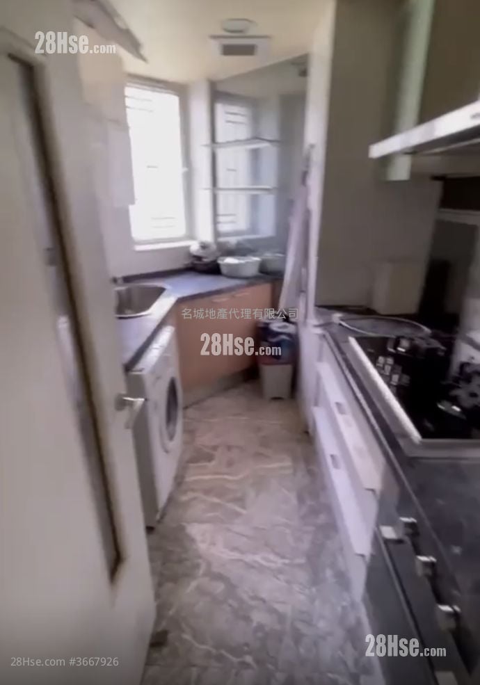 Festival City Rental 4 Bedrooms , 2 Bathrooms 958 ft²