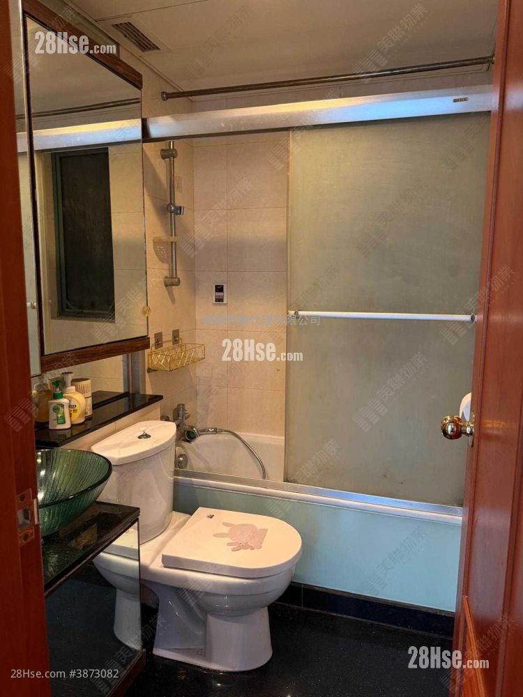 Residence Oasis Sell 3 Bedrooms , 2 Bathrooms 722 ft²