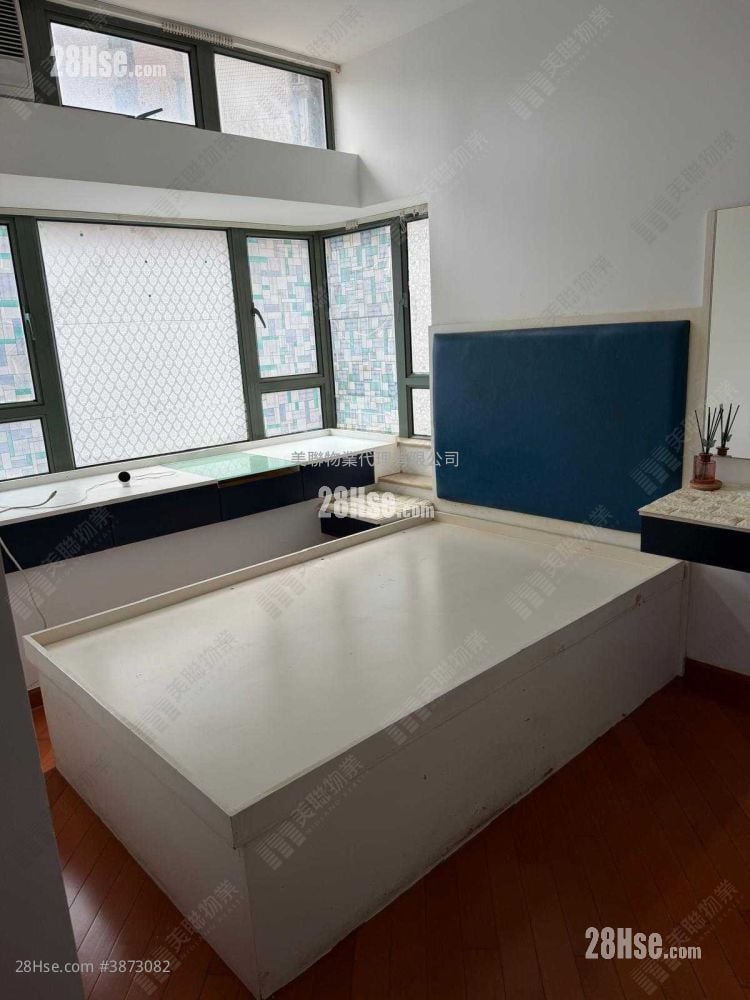 Residence Oasis Sell 3 Bedrooms , 2 Bathrooms 722 ft²