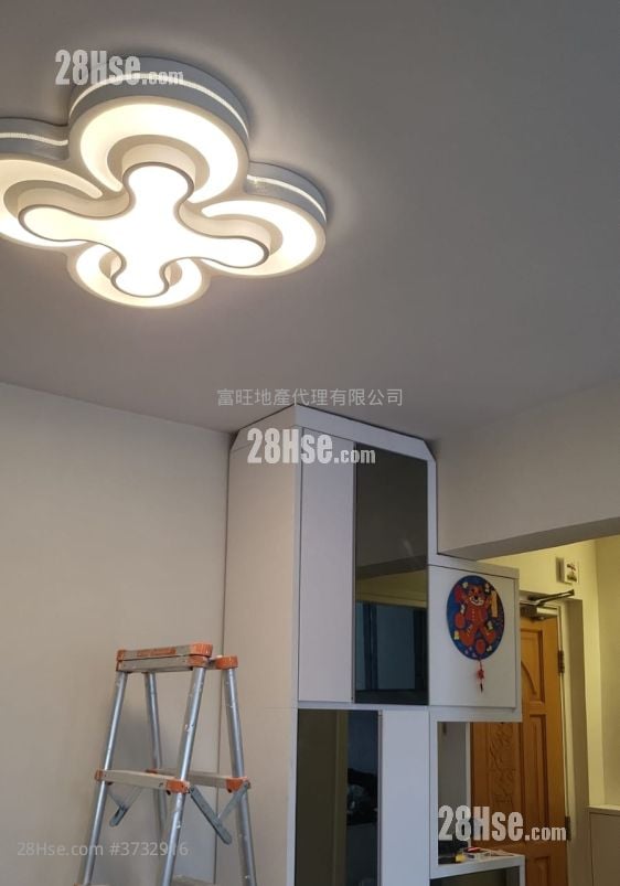 Charming Garden Sell 2 Bedrooms , 1 Bathroom 431 ft²