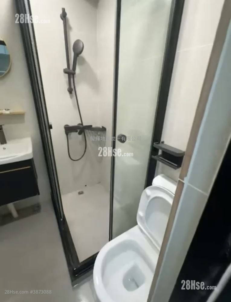 Man Wah Building Rental Studio , 1 Bathroom 180 ft²