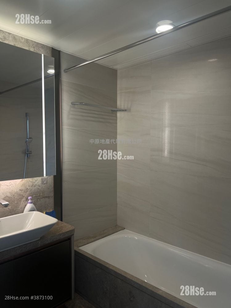 Sea To Sky Sell 2 Bedrooms , 1 Bathroom 466 ft²
