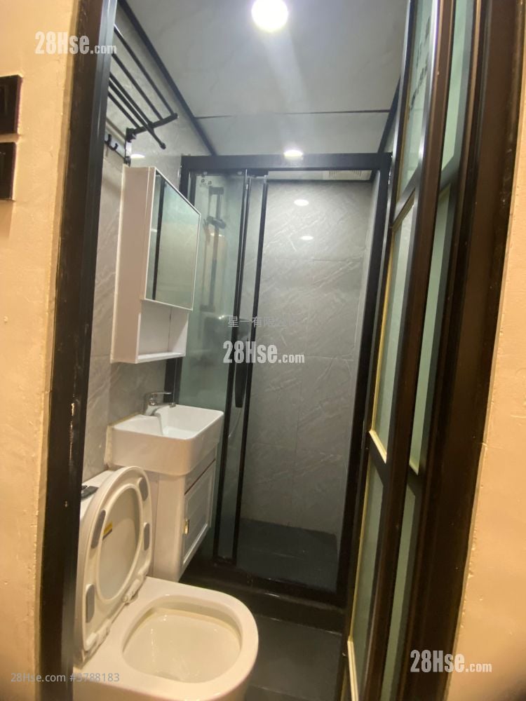 Hoi To Building Rental Studio , 1 Bathroom 150 ft²