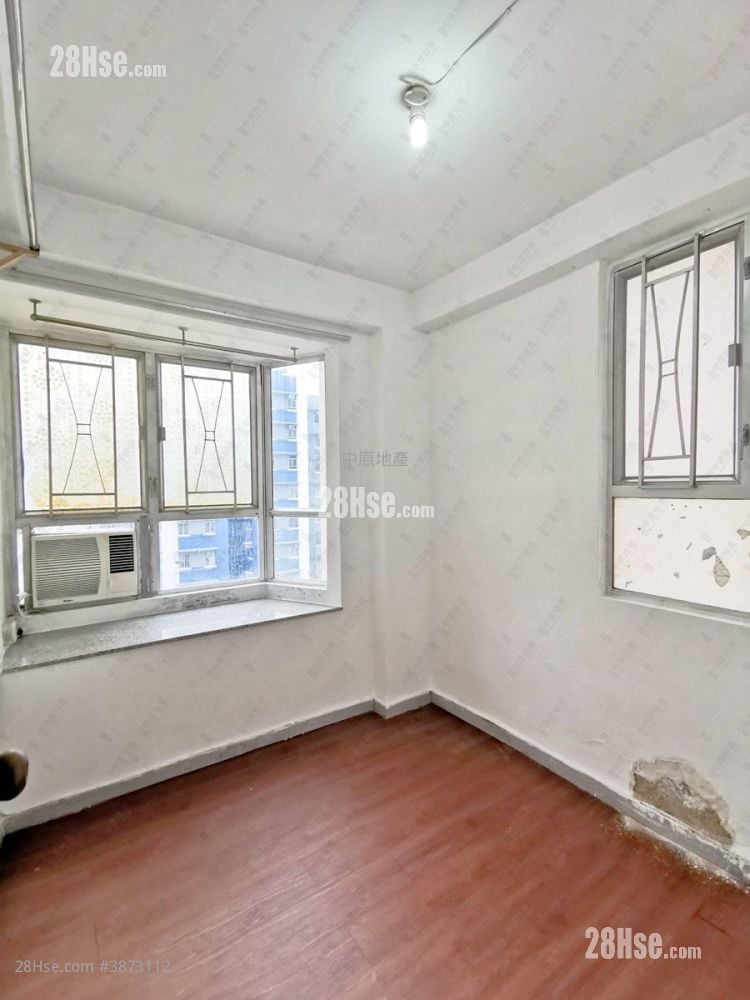 Wah Lok Mansion Sell 2 Bedrooms 320 ft²