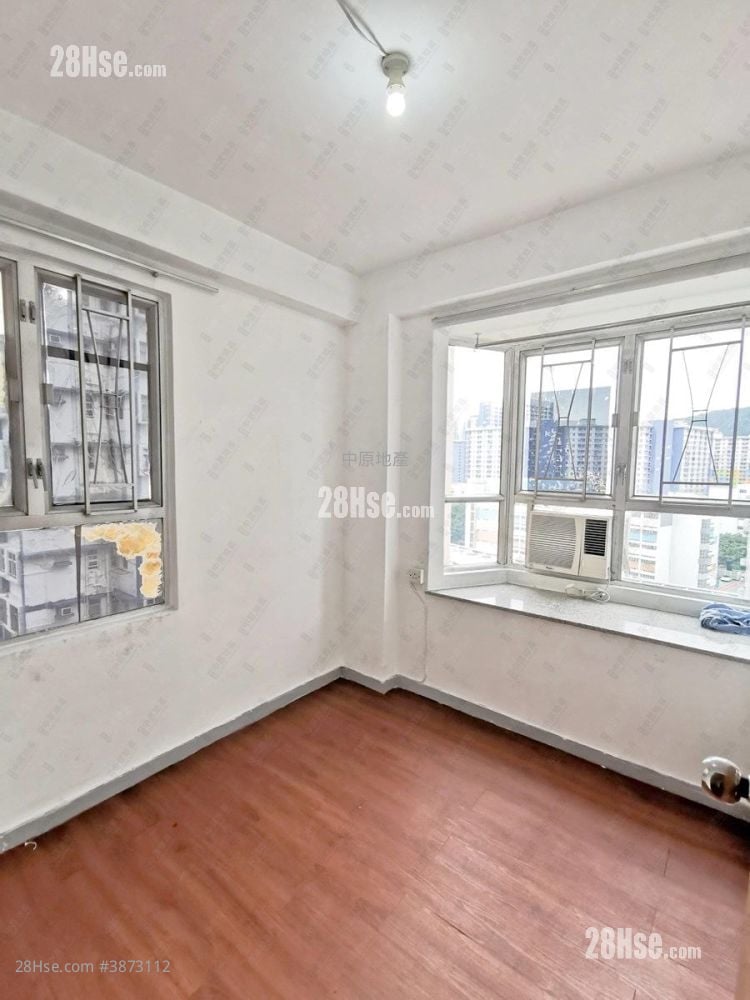 Wah Lok Mansion Sell 2 Bedrooms 320 ft²