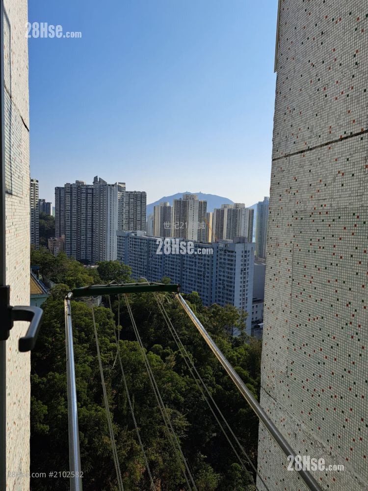 Hing Tin Estate Sell 3 Bedrooms , 1 Bathroom 489 ft²