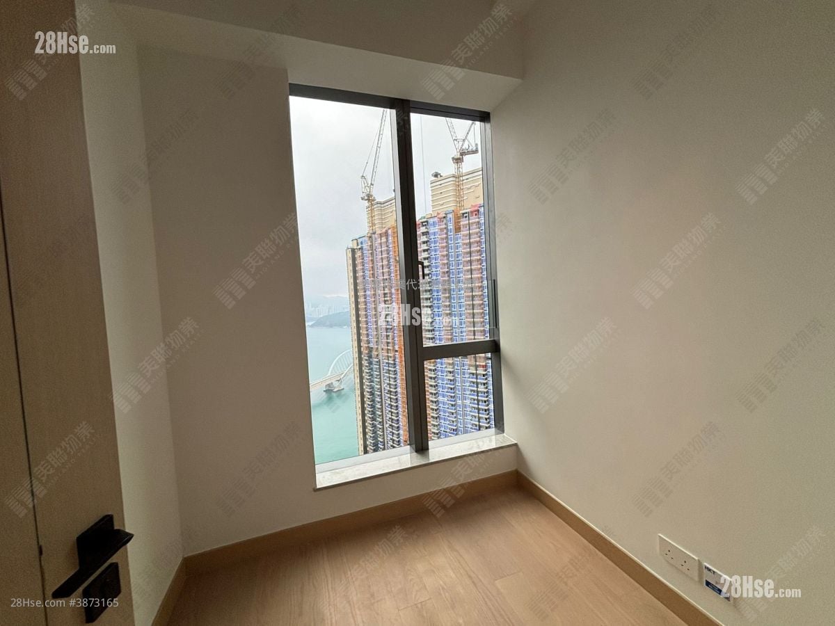 Grand Seasons Rental 2 Bedrooms , 1 Bathroom 443 ft²
