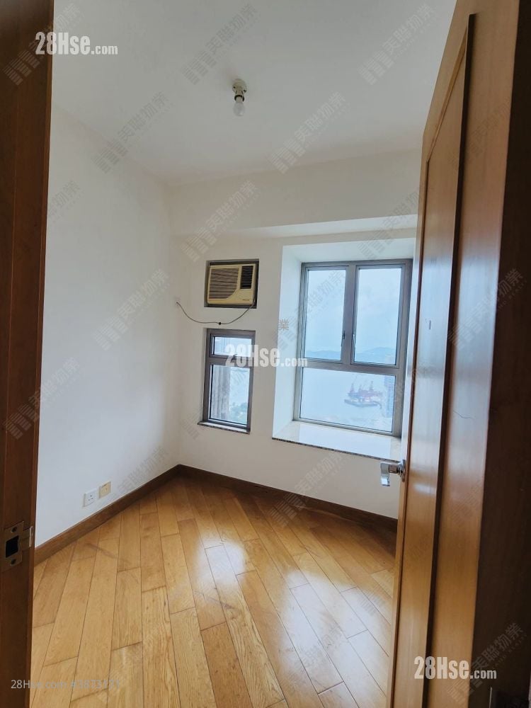 Harbour Green Rental 541 ft²