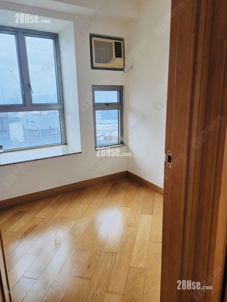 Harbour Green Rental 541 ft²