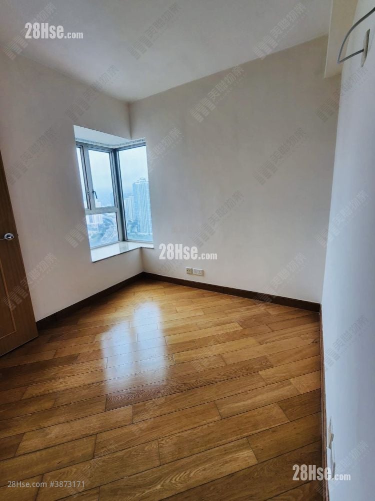 Harbour Green Rental 541 ft²