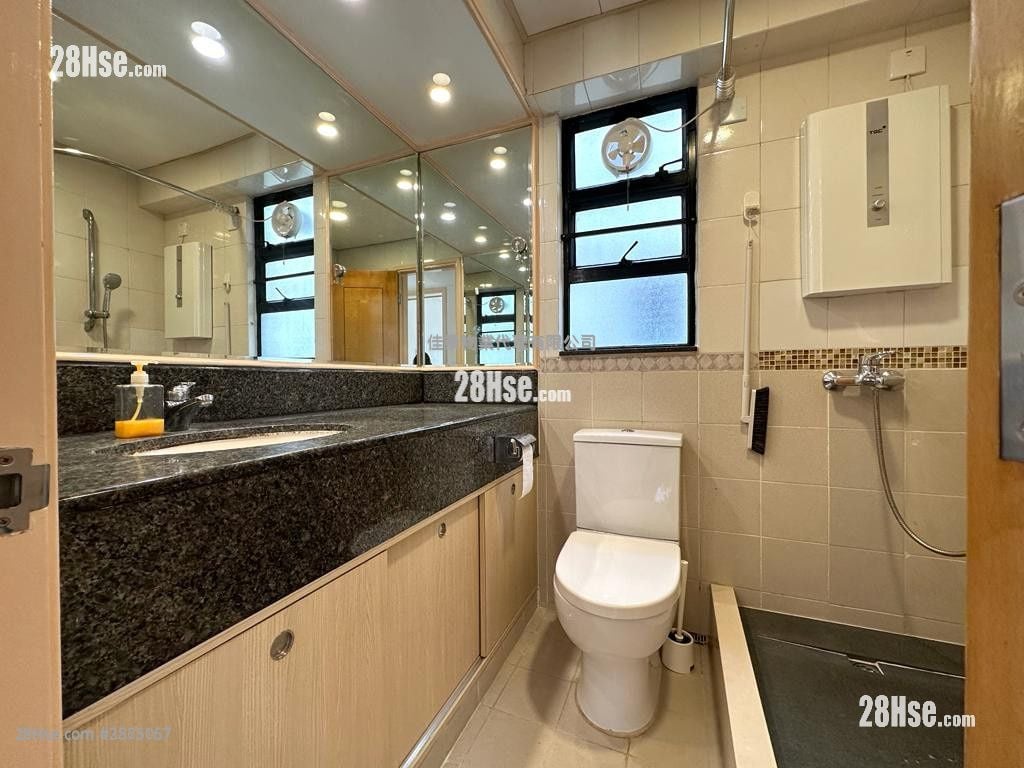 Kennedy Town Centre Rental 3 Bedrooms , 2 Bathrooms 615 ft²