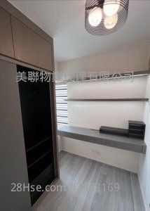 Harbour Green Sell 2 Bedrooms 482 ft²