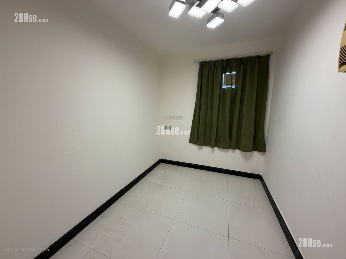 Maple Gardens Rental 4 Bedrooms , 4 Bathrooms 1,651 ft²