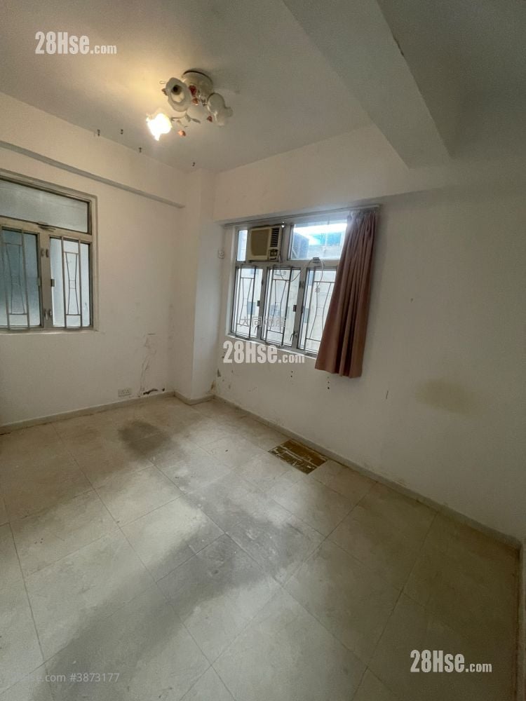 Bell House Sell 2 Bedrooms , 1 Bathroom 388 ft²