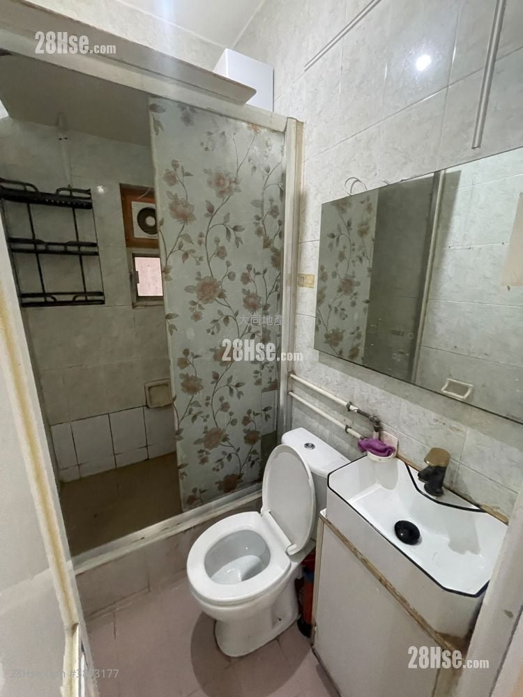 Bell House Sell 2 Bedrooms , 1 Bathroom 388 ft²