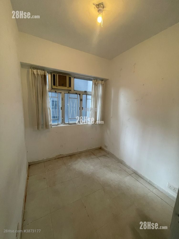 Bell House Sell 2 Bedrooms , 1 Bathroom 388 ft²