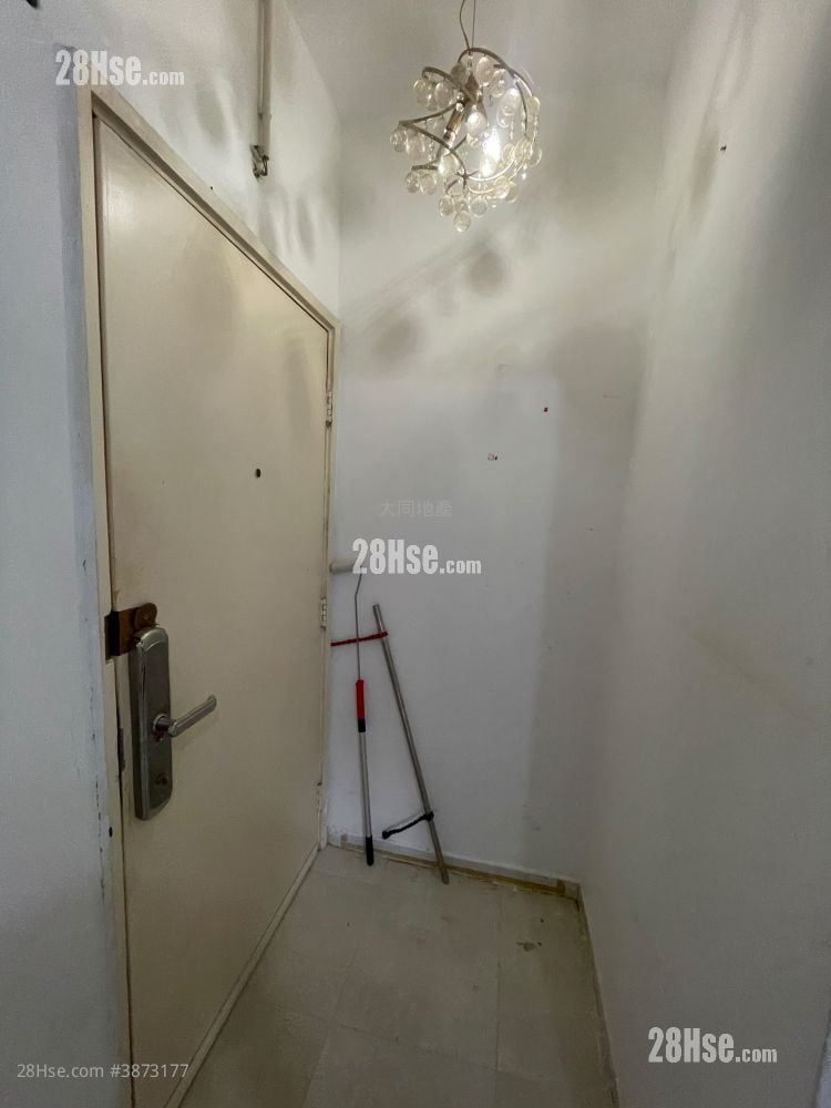 Bell House Sell 2 Bedrooms , 1 Bathroom 388 ft²