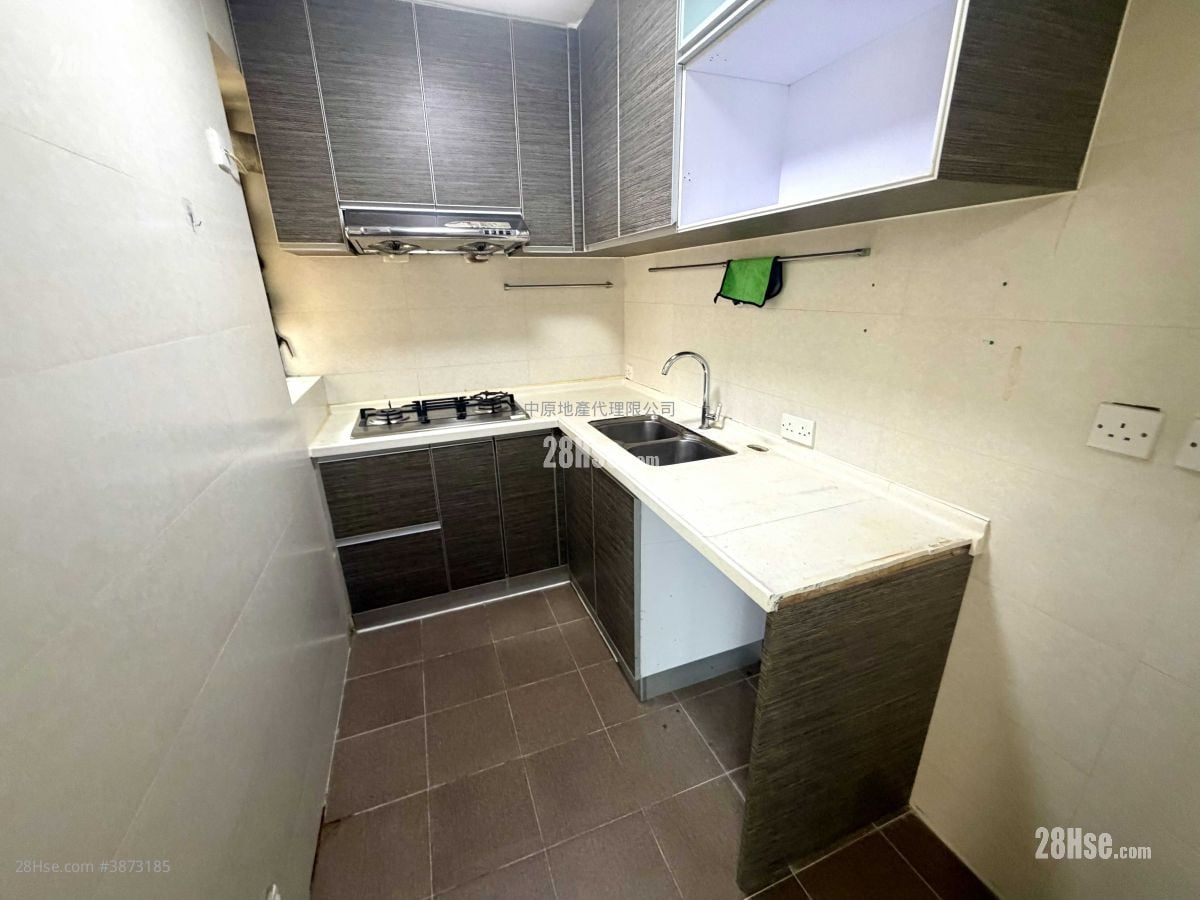 Sun Yuen Long Centre Sell 2 Bedrooms , 1 Bathroom 466 ft²